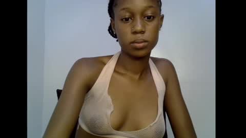 Snapshot of slim_candy12 chatting on June 9, 3:23 pm Lily online show from June 9, 3:23 pm