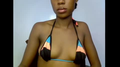 Snapshot of slim_candy12 chatting on June 13, 7:50 am Lily online show from June 13, 7:50 am