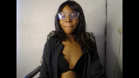 Snapshot of slim_ebonypet chatting on April 15, 12:12 pm Crystal online show from April 15, 12:12 pm