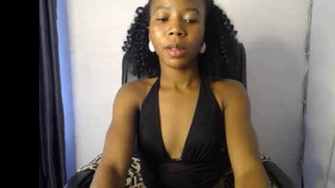 Snapshot of slim_ebonypet chatting on April 26, 2:15 pm Crystal online show from April 26, 2:15 pm