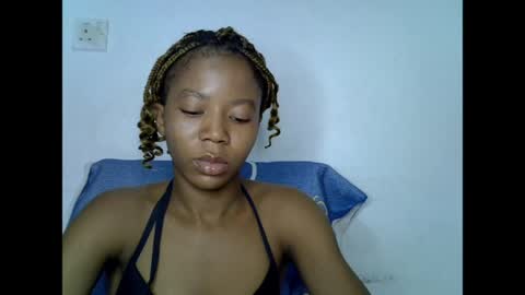 Snapshot of slim_ebonypet chatting on June 1, 10:28 am Crystal online show from June 1, 10:28 am