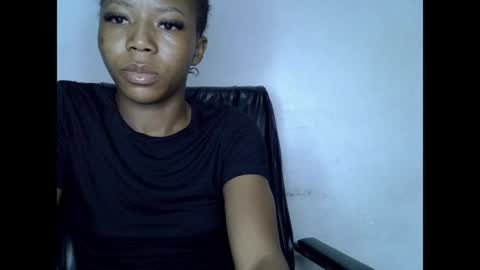Snapshot of slim_ebonypet chatting on June 6, 12:10 pm Crystal online show from June 6, 12:10 pm