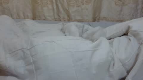 Snapshot of slim_kiteey chatting on October 6, 12:19 am slim_kiteey online show from October 6, 12:19 am