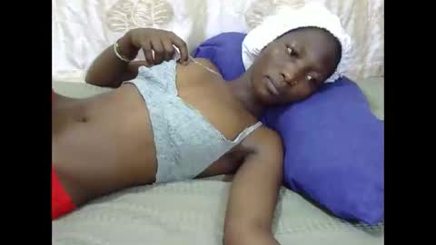 Snapshot of slim_kiteey chatting on October 8, 5:38 am slim_kiteey online show from October 8, 5:38 am