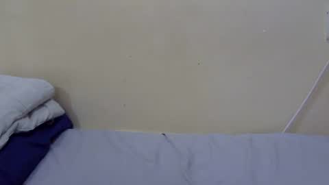 Snapshot of slim_kiteey chatting on December 1, 10:20 am slim_kiteey online show from December 1, 10:20 am