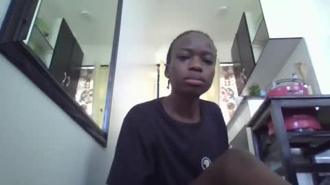 Snapshot of slim_l2 chatting on December 6, 8:59 am slim_l2 online show from December 6, 8:59 am