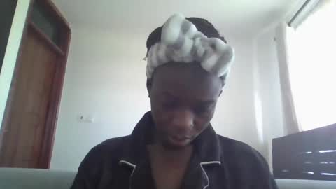 Snapshot of slim_l2 chatting on February 15, 8:22 am slim_l2 online show from February 15, 8:22 am