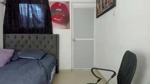 Snapshot of slim_master12 chatting on June 9, 6:08 pm slim_master12 online show from June 9, 6:08 pm