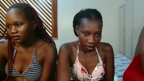 Snapshot of slim_pearly chatting on September 13, 6:35 am Pearly online show from September 13, 6:35 am