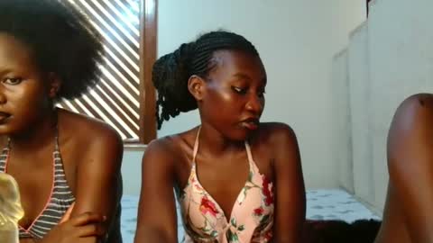 Snapshot of slim_pearly chatting on September 14, 6:45 am Pearly online show from September 14, 6:45 am