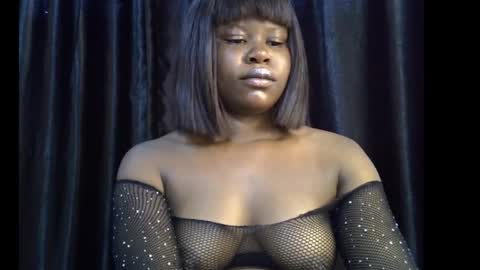 Snapshot of slim_thick12 chatting on November 20, 7:52 am Tems online show from November 20, 7:52 am