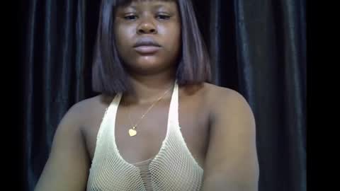 Snapshot of slim_thick12 chatting on November 25, 7:36 pm Tems online show from November 25, 7:36 pm