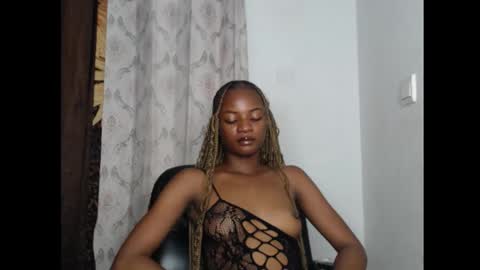 Snapshot of slimfit_girl chatting on November 26, 5:41 am Slimfit girl online show from November 26, 5:41 am