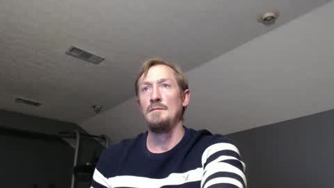 Snapshot of slimjp chatting on December 23, 9:51 pm slimjp online show from December 23, 9:51 pm