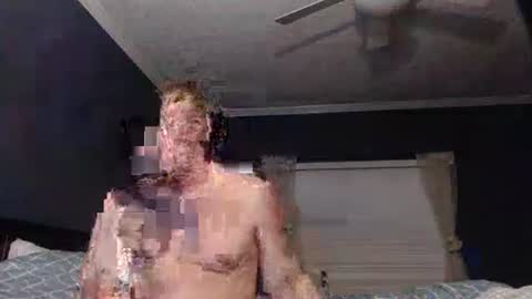 Snapshot of slimjp chatting on December 4, 12:20 am slimjp online show from December 4, 12:20 am