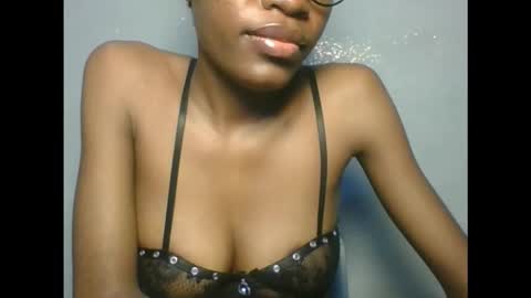 slimkatie__ online show from September 19, 1:34 pm