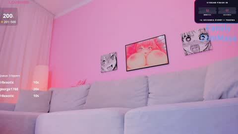 Snapshot of slimmaya chatting on January 18, 12:35 am Maya online show from January 18, 12:35 am