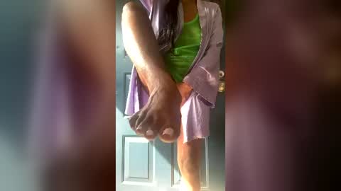 slimmmgooodie69 online show from July 1, 2:29 pm