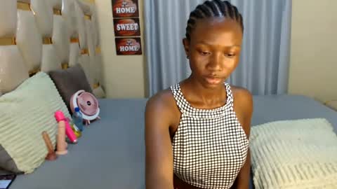 Snapshot of slimqueenbae chatting on July 20, 5:55 am slimqueenbae online show from July 20, 5:55 am