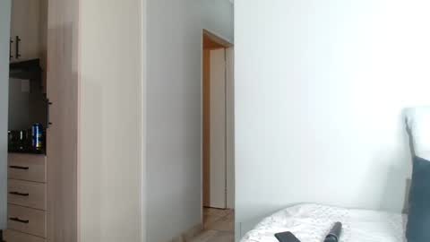 Snapshot of slimsofreaky chatting on December 6, 7:23 pm slimsofreaky online show from December 6, 7:23 pm