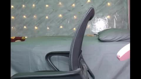 slimzyx online show from December 25, 7:14 am