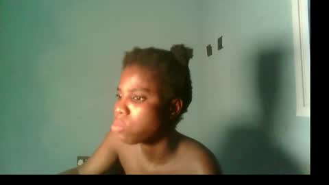 Snapshot of slimzyxdoll chatting on September 22, 4:20 pm slimzyxdoll online show from September 22, 4:20 pm