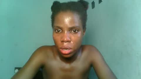 Snapshot of slimzyxdoll chatting on October 9, 11:19 am slimzyxdoll online show from October 9, 11:19 am