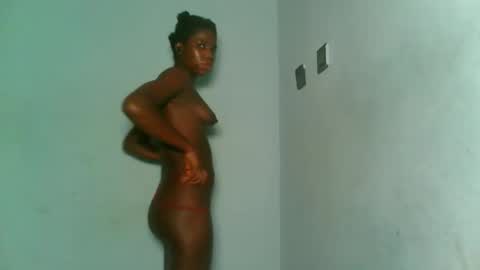 Snapshot of slimzyxdoll chatting on October 9, 11:25 pm slimzyxdoll online show from October 9, 11:25 pm