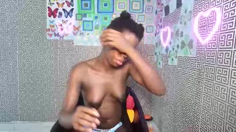 Snapshot of slimzyxdoll chatting on October 21, 1:34 pm slimzyxdoll online show from October 21, 1:34 pm