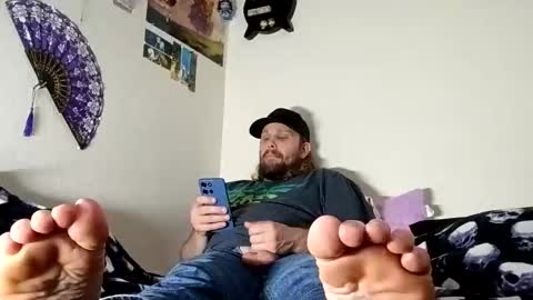 Snapshot of slobberycocklove chatting on May 18, 4:51 am Mr King Feet 69 online show from May 18, 4:51 am