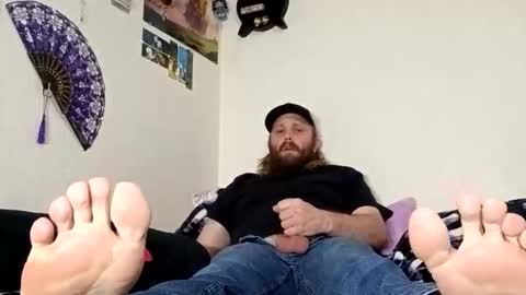 Snapshot of slobberycocklove chatting on June 6, 5:39 pm Mr King Feet 69 online show from June 6, 5:39 pm