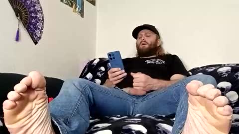 Snapshot of slobberycocklove chatting on June 7, 5:49 pm Mr King Feet 69 online show from June 7, 5:49 pm