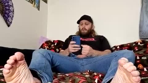 Snapshot of slobberycocklove chatting on June 14, 7:27 pm Mr King Feet 69 online show from June 14, 7:27 pm