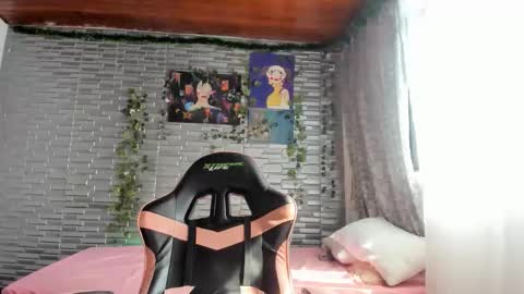 slone03 online show from October 21, 7:03 pm