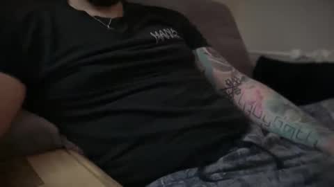 Snapshot of slovakman69 chatting on October 18, 7:03 pm just chillin online show from October 18, 7:03 pm