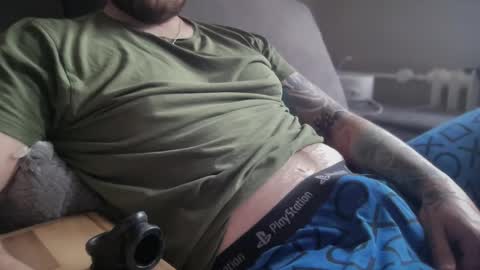 Snapshot of slovakman69 chatting on October 21, 1:23 pm just chillin online show from October 21, 1:23 pm