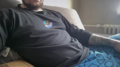 Snapshot of slovakman69 chatting on November 4, 7:29 am just chillin online show from November 4, 7:29 am