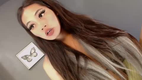 Snapshot of slut4attention chatting on May 3, 9:37 am slut4attention online show from May 3, 9:37 am