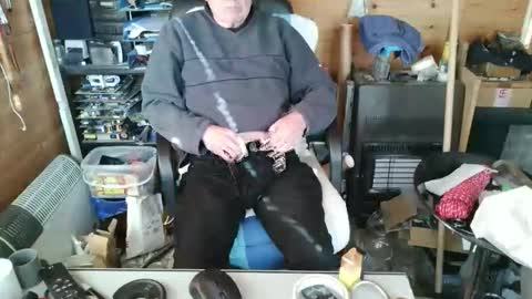 Snapshot of slutboybot chatting on November 30, 11:47 am slutboybot online show from November 30, 11:47 am