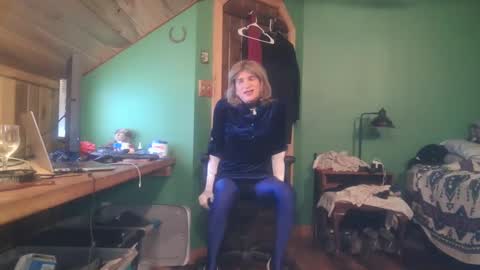 slutjennifertransxx online show from September 23, 2:03 am