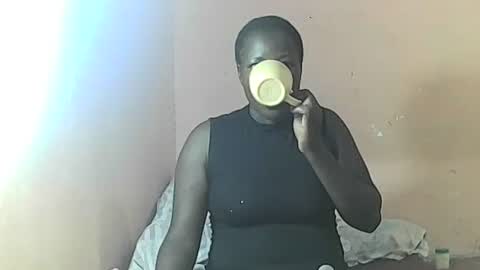 Snapshot of slutmeoutbb chatting on February 17, 8:30 am slutmeoutbb online show from February 17, 8:30 am