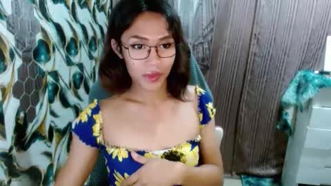 Snapshot of slutqueen_raz chatting on April 5, 3:20 pm Raz online show from April 5, 3:20 pm