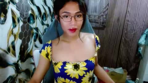 Snapshot of slutqueen_raz chatting on April 14, 6:47 pm Raz online show from April 14, 6:47 pm