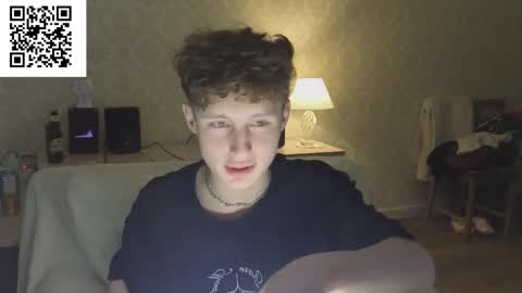 Snapshot of sluttsavage chatting on March 17, 10:18 am sluttsavage online show from March 17, 10:18 am