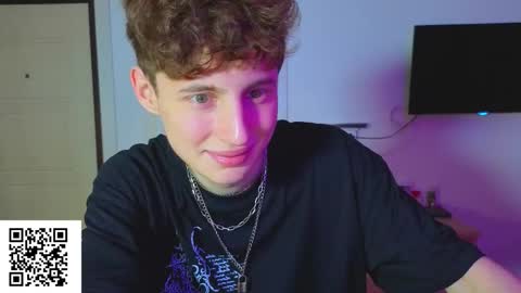 Snapshot of sluttsavage chatting on March 27, 8:26 am sluttsavage online show from March 27, 8:26 am