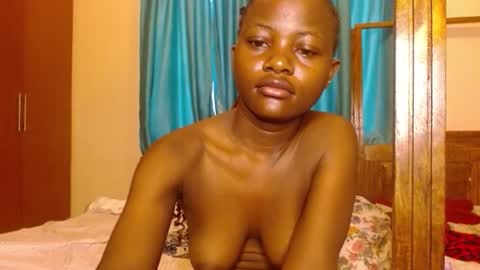 Snapshot of slutty_charmz chatting on February 14, 6:32 am Bree online show from February 14, 6:32 am