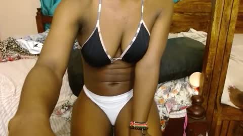 Snapshot of slutty_charmz chatting on March 21, 8:30 am Bree online show from March 21, 8:30 am