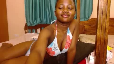 Snapshot of slutty_charmz chatting on March 26, 3:12 am Bree online show from March 26, 3:12 am