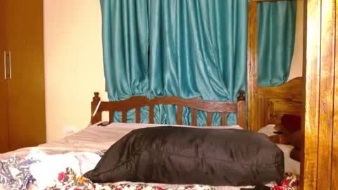 Snapshot of slutty_charmz chatting on April 7, 2:12 am Bree online show from April 7, 2:12 am