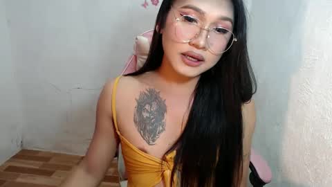  Lovie  online show from February 3, 3:17 pm